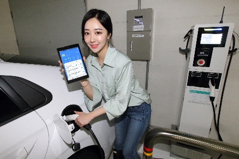 KT가 전기차 충전 요금을 다음 달 1일부터 단일화한다고 24일 밝혔다. (사진=KT)