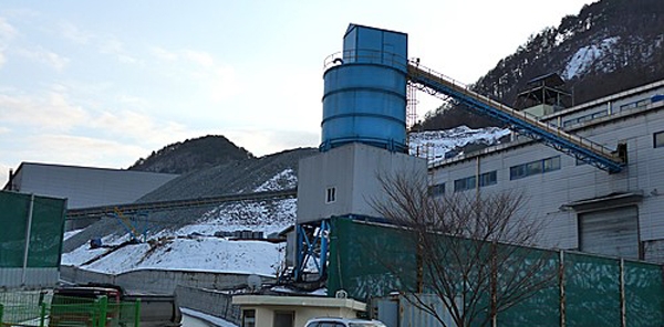 정선 소재 '한덕철광', 갱안에 뚫어놓은 길 무너지면서...'인부매몰'