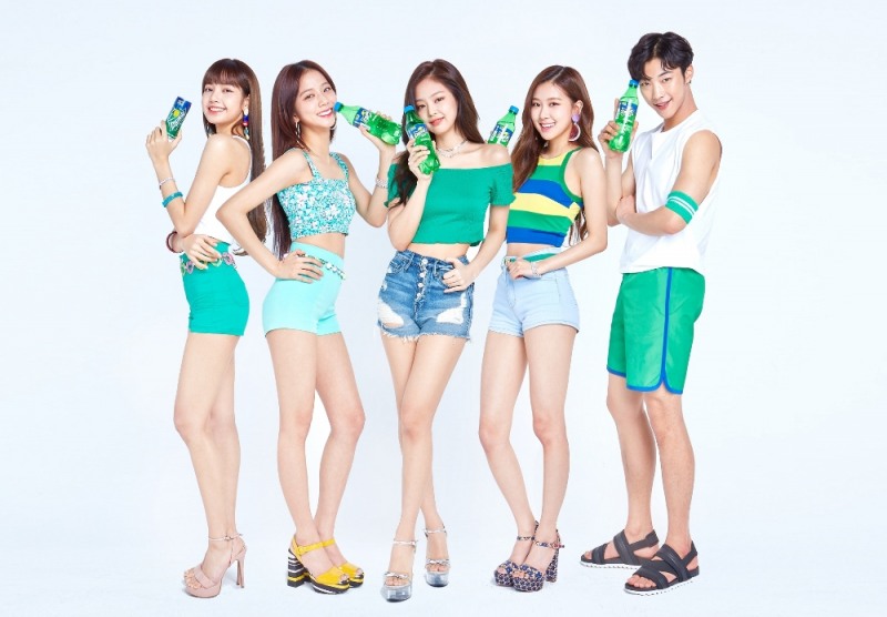 스프라이트 새 광고 모델 블랙핑크 X 우도환.(사진= 코카-콜라)