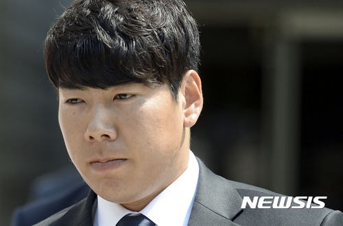 강정호, 이른 아침부터 뜨거운 관심...2년여만에 다시 돌아간다