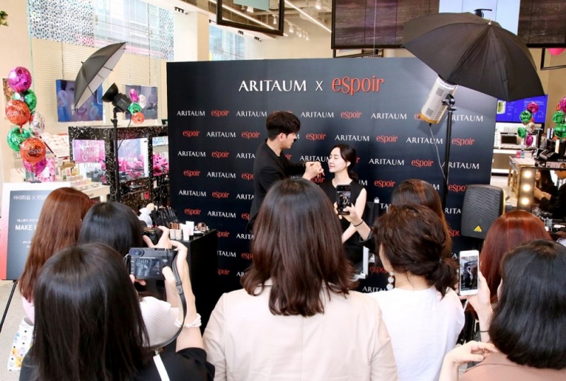 아리따움에 프리메라, 에스쁘아 론칭