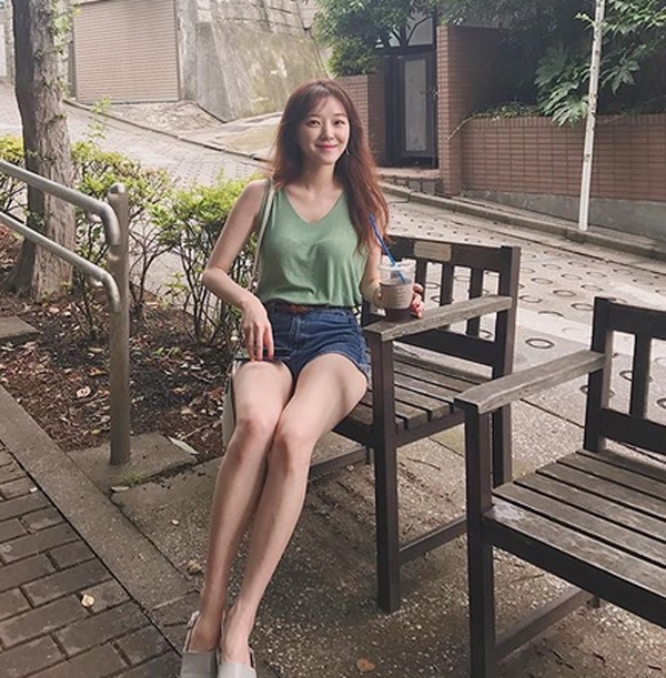 조우리, '긴 머리 휘날리며....가늠할 수 없는 고속도로 라인 부러질듯 '