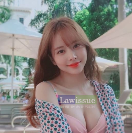 '앵두같은 입술은 덤' 한보름, 블링블링한 옷에 우윳빛 피부 자랑