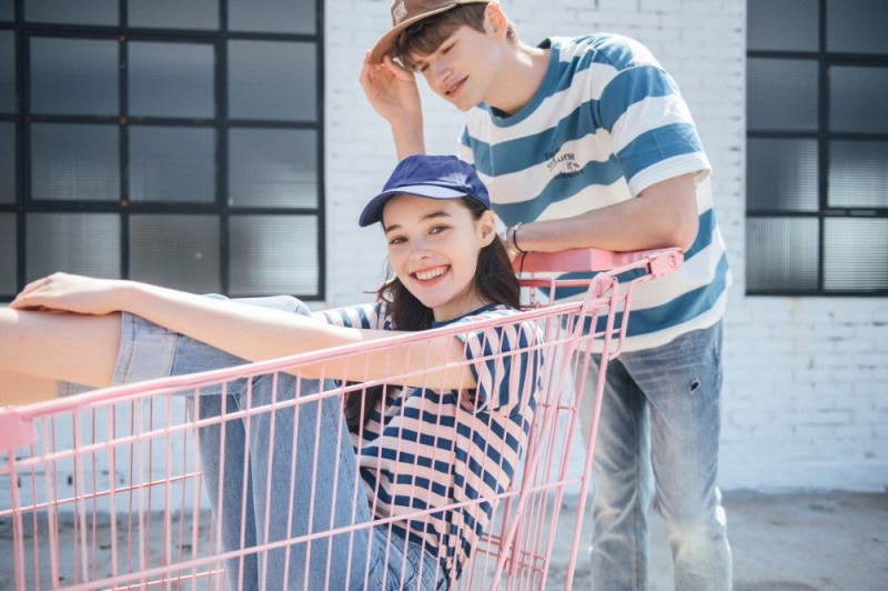 에프알제이, 여름 화보 ‘언버튼’ 공개