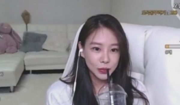 글램 다희, 갖가지 잡음 속....오랜 만에 등판했지만 불편한 시각들