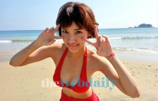 이해인, 강렬한 레드 비키니 속 보디라인 뽐내...'군더더기 없네'