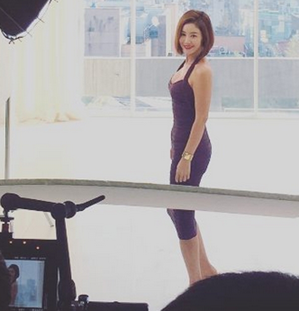 김성령, '부러질듯 가느다란....세월을 거스르는 눈부심'