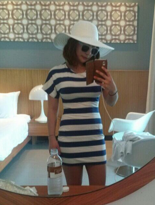 '김성은', 챙 달린 모자쓴 채....산들산들 부러질 듯 여리여리