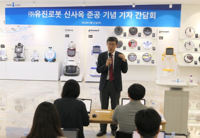 (사진=유진로봇 신경철 회장)