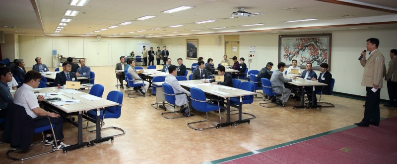 고객응대 교육 모습.(사진=부영그룹)