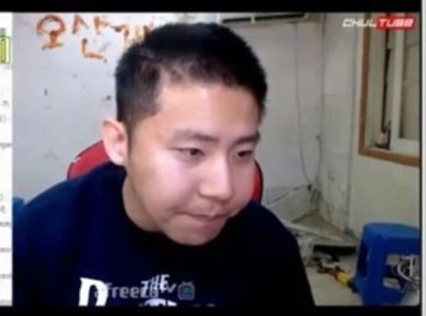 철구, 둘러싸고 갖가지 말말말....갑작스레 대중들의 입방아 소환