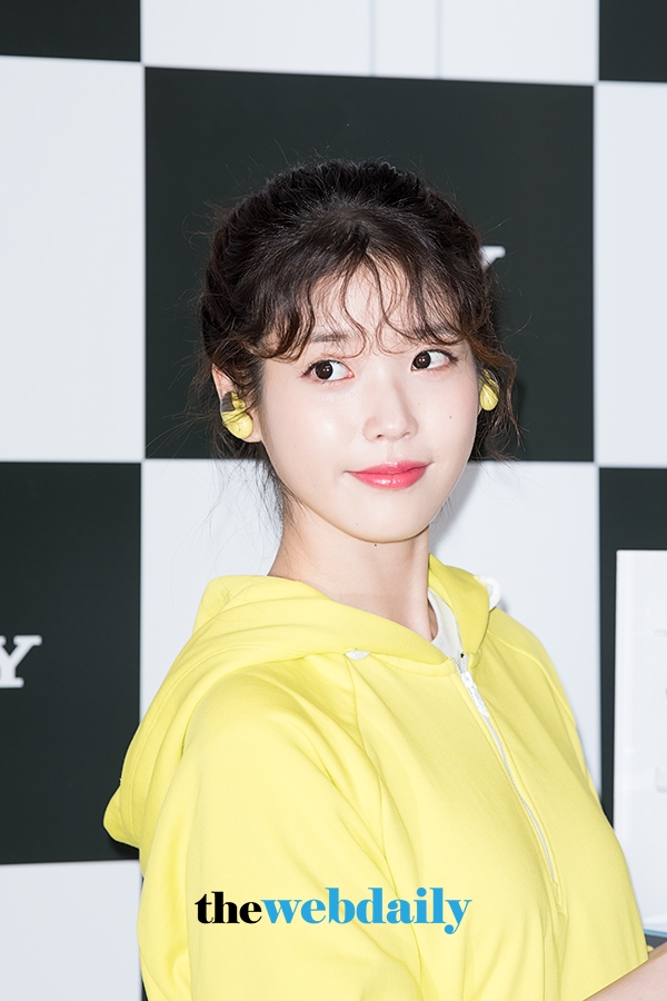 아이유, 소니코리아 이어폰 출시 행사