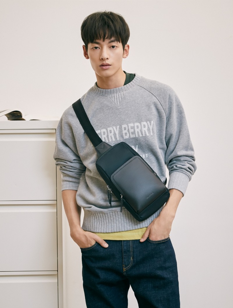 빈폴액세서리, 블랙 블록 슬링백 출시