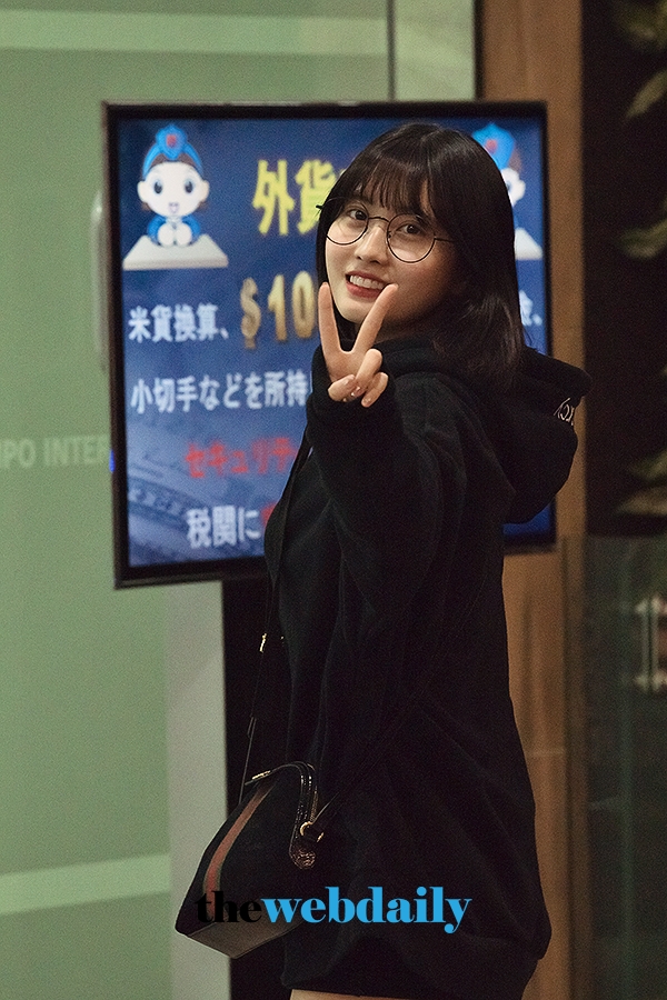 TWICE(트와이스) 모모, 김포국제공항 출국 현장
