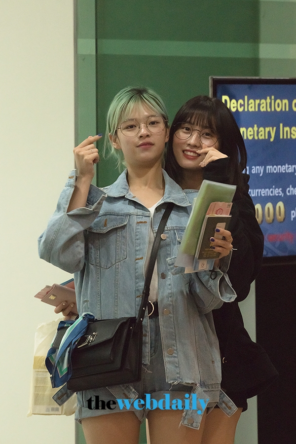 TWICE(트와이스) 정연-모모, 김포국제공항 출국 현장