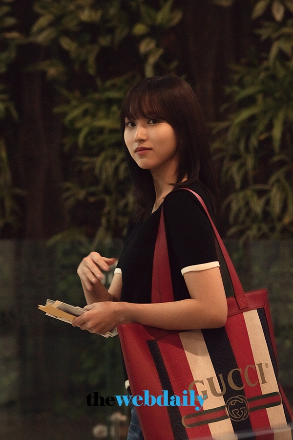 TWICE(트와이스) 미나, 김포국제공항 출국 현장
