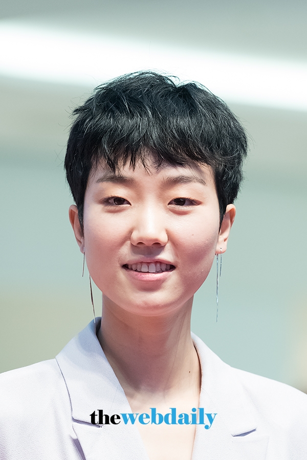 이주영, 러블리한 눈맞춤