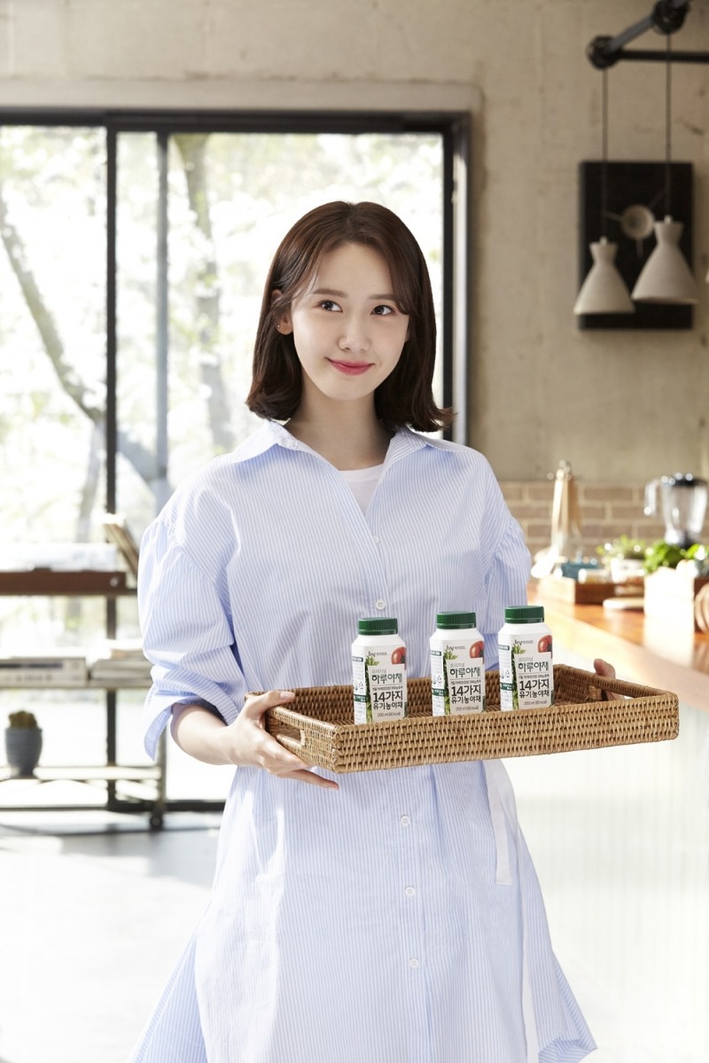 윤아·조세호 CF모델로 발탁한 한국야쿠르트 하루야채 '눈길'