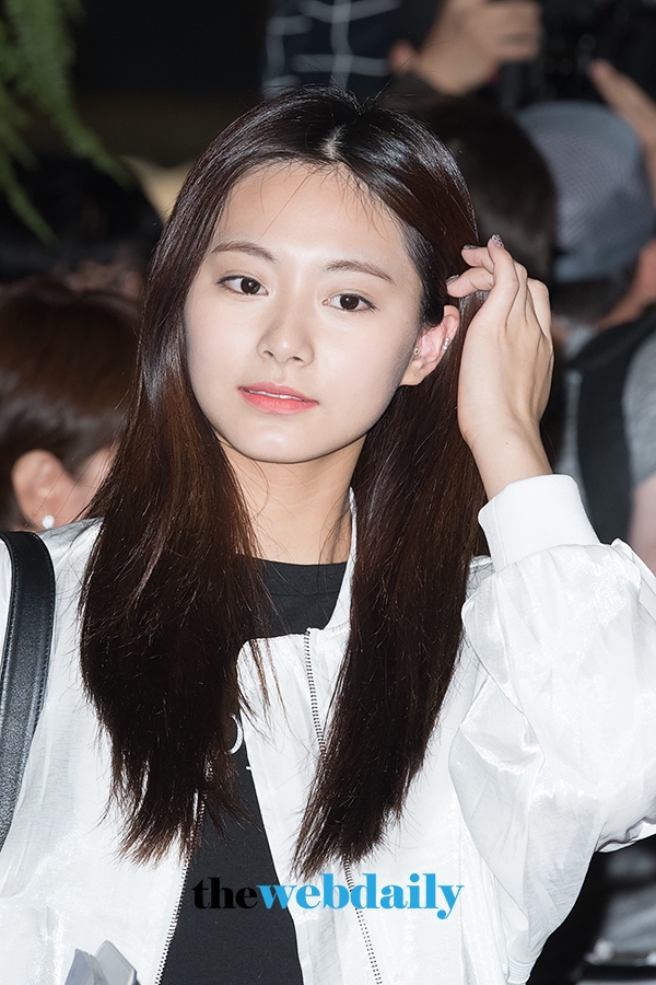 TWICE(트와이스) 쯔위, 김포국제공항 출국 현장