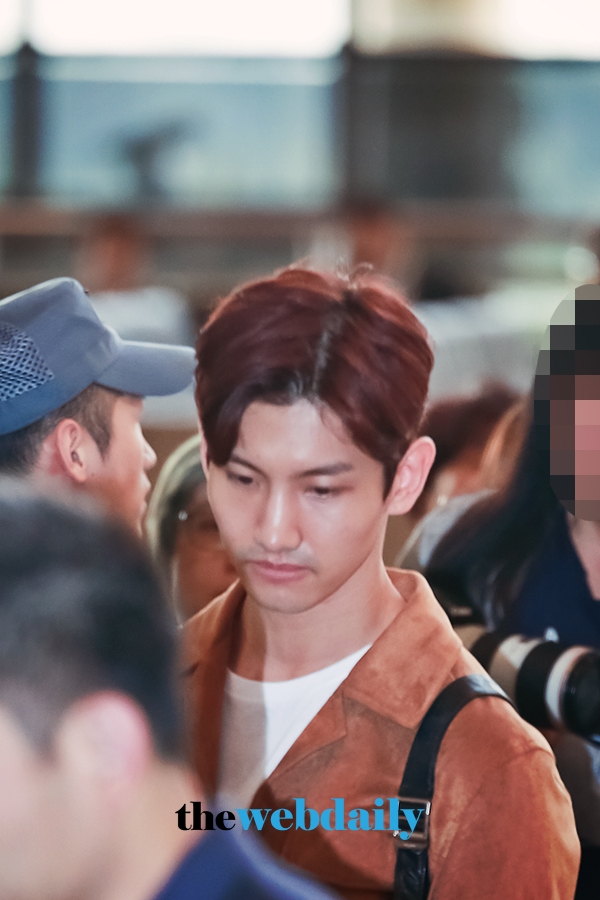 동방신기 최강창민, 김포국제공항 출국 현장