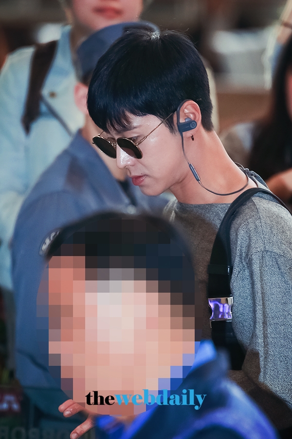 동방신기 유노윤호, 김포국제공항 출국 현장