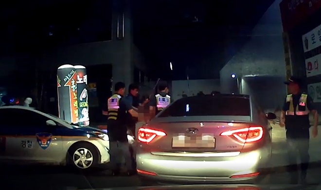 만취상태로 난폭 운전한 차량운전자 검거.(사진제공=경남경찰청)