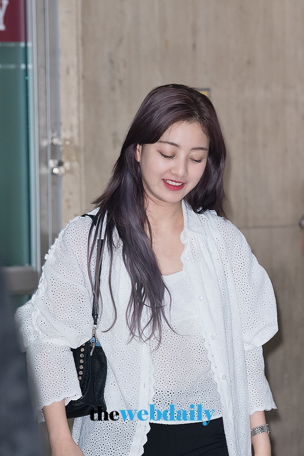 TWICE(트와이스) 지효, 김포국제공항 출국 현장