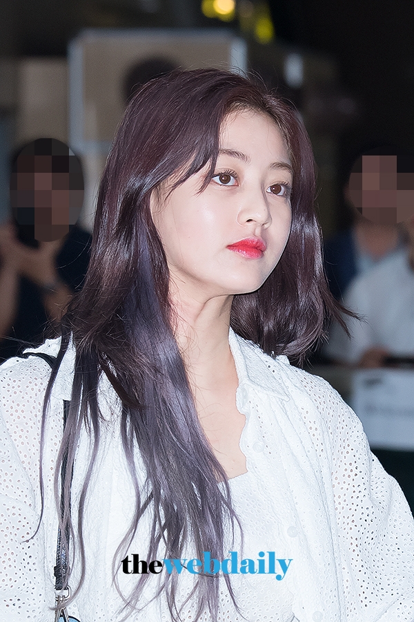 TWICE(트와이스) 지효, 김포국제공항 출국 현장