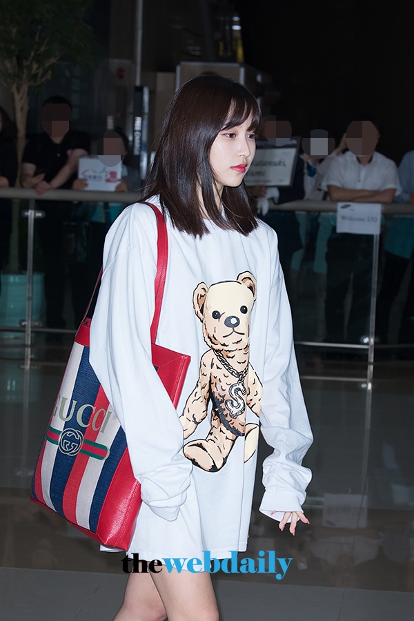 TWICE(트와이스) 미나, 김포국제공항 출국 현장