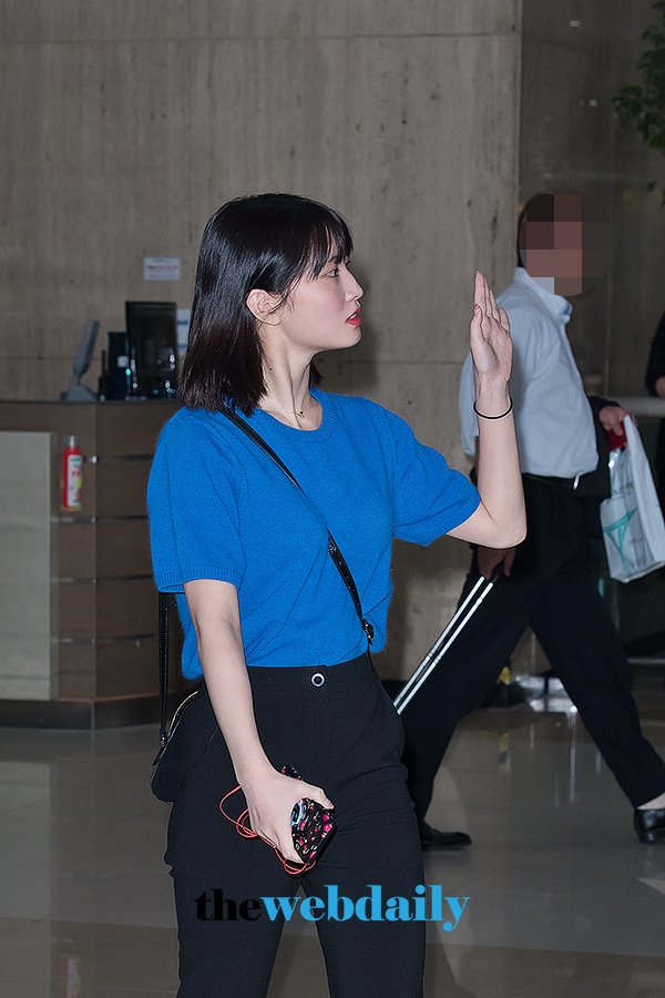 TWICE(트와이스) 모모, 김포국제공항 출국 현장