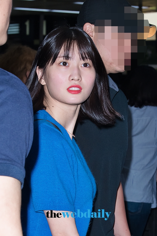 TWICE(트와이스) 모모, 김포국제공항 출국 현장