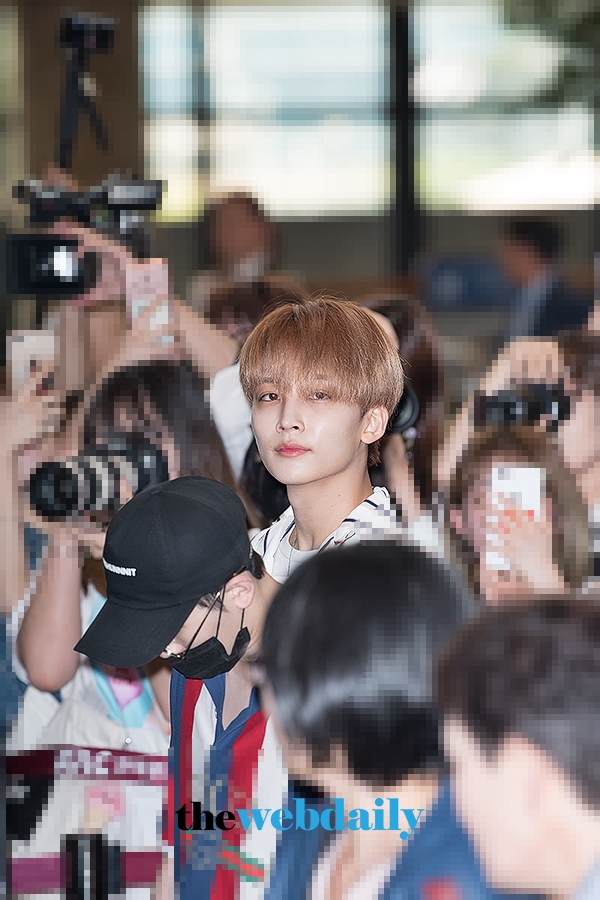 세븐틴(Seventeen) 우지-정한, 김포국제공항 출국 현장