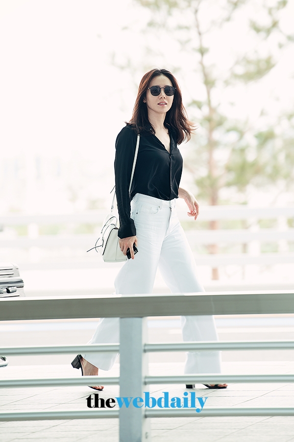 손예진, 인천국제공항 출국 현장