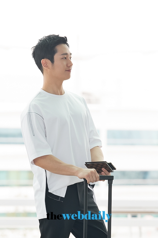 정해인, 인천국제공항 출국 현장