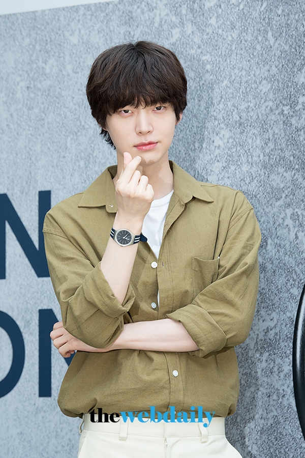 안재현, 스와치 론칭 기념 포토월 행사