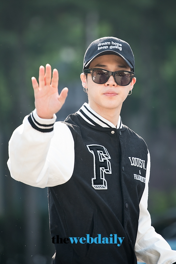 BTS(방탄소년단) 지민, KBS 2TV 음악방송 '뮤직뱅크' 출근길