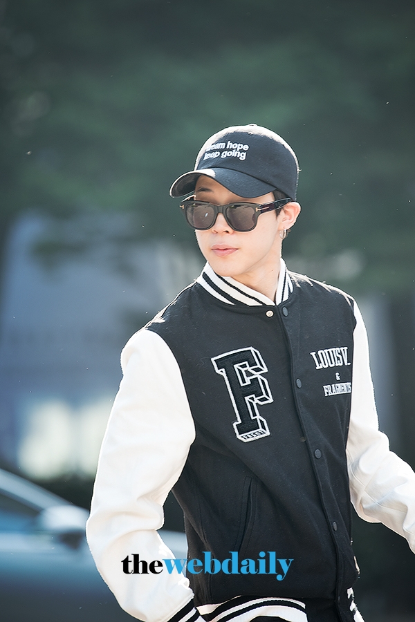 BTS(방탄소년단) 지민, KBS 2TV 음악방송 '뮤직뱅크' 출근길