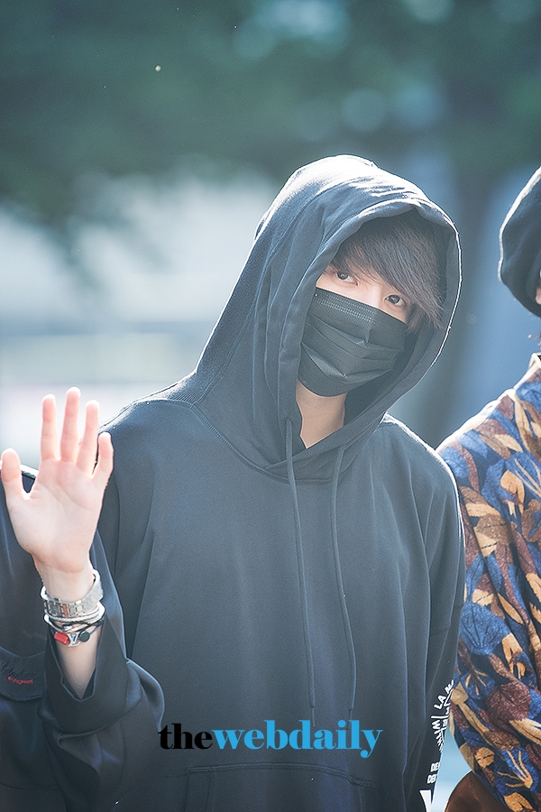 BTS(방탄소년단) 정국, KBS 2TV 음악방송 '뮤직뱅크' 출근길