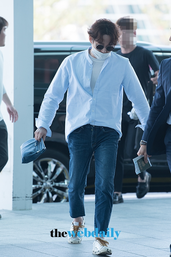 박유천, 인천국제공항 출국 현장