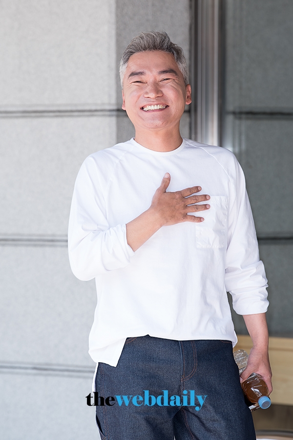 조재윤, KBS '해피투게더3' 출근길 현장