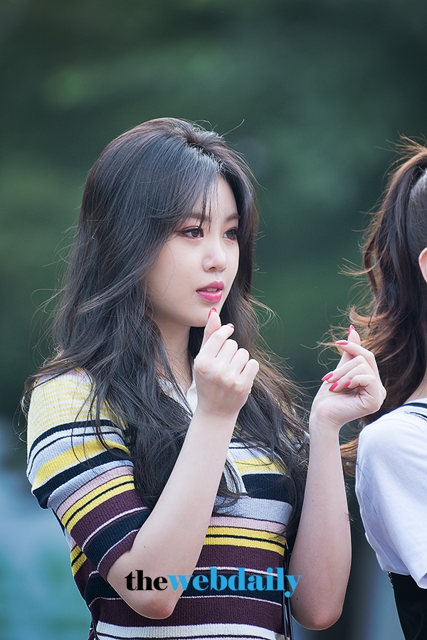 (여자)아이들 수진, KBS '뮤직뱅크' 출근길