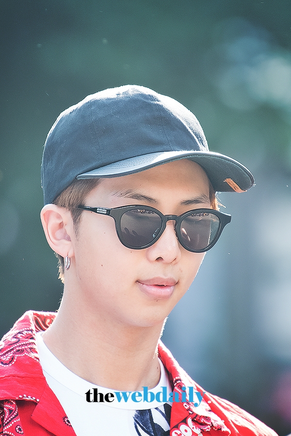 BTS(방탄소년단) RM, KBS '뮤직뱅크' 출근길