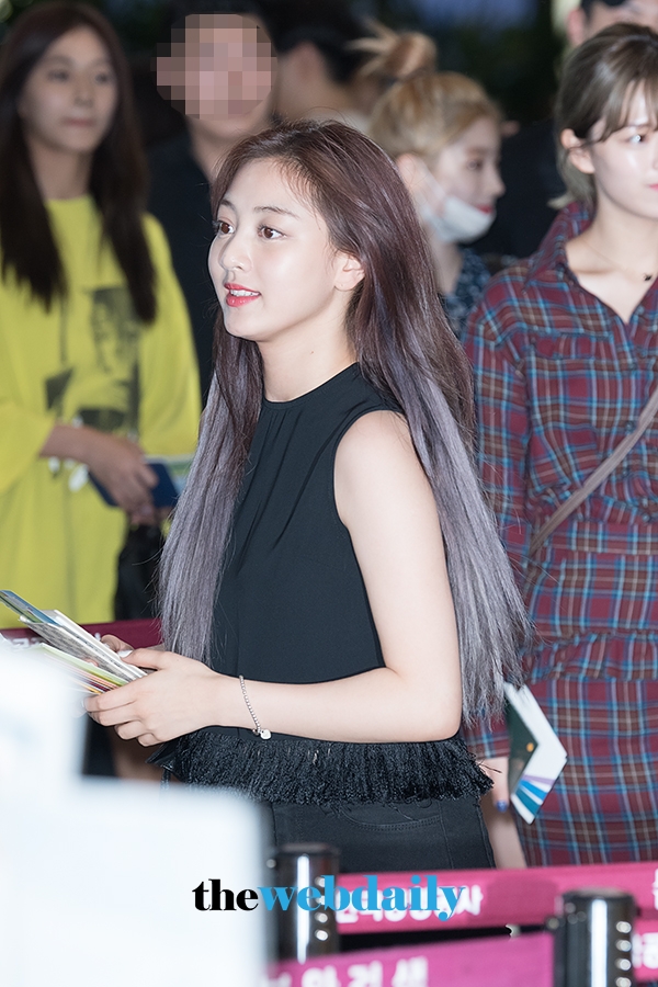 TWICE(트와이스) 지효, 김포국제공항 출국 현장
