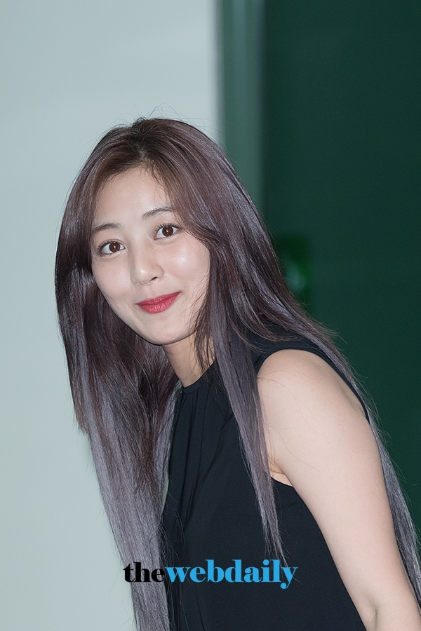 TWICE(트와이스) 지효, 김포국제공항 출국 현장