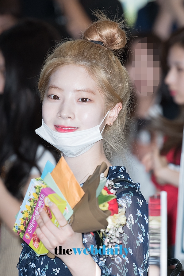 TWICE(트와이스) 다현, 김포국제공항 출국 현장