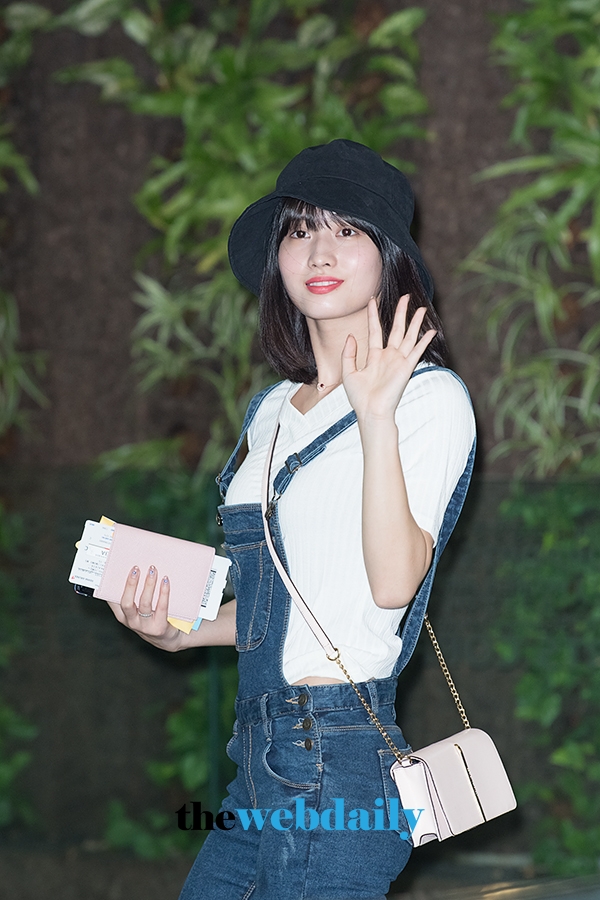 TWICE(트와이스) 모모, 김포국제공항 출국 현장