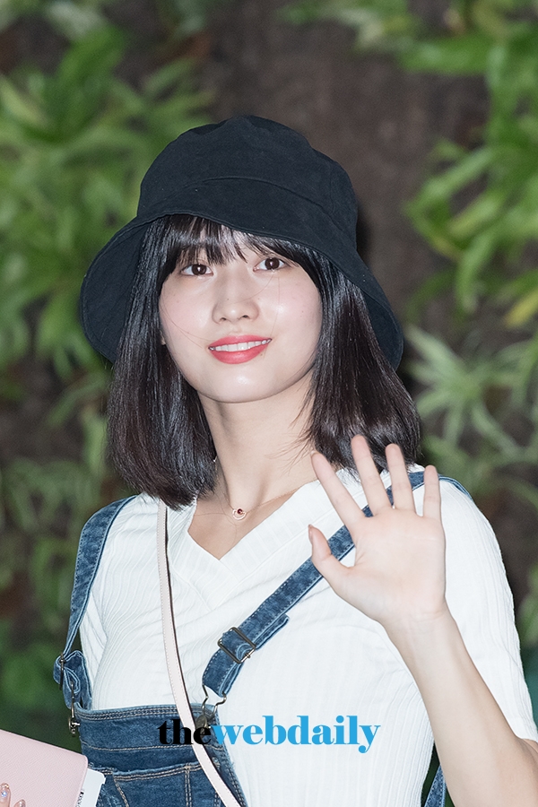 TWICE(트와이스) 모모, 김포국제공항 출국 현장