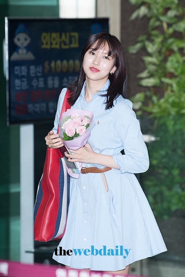 TWICE(트와이스) 미나, 김포국제공항 출국 현장