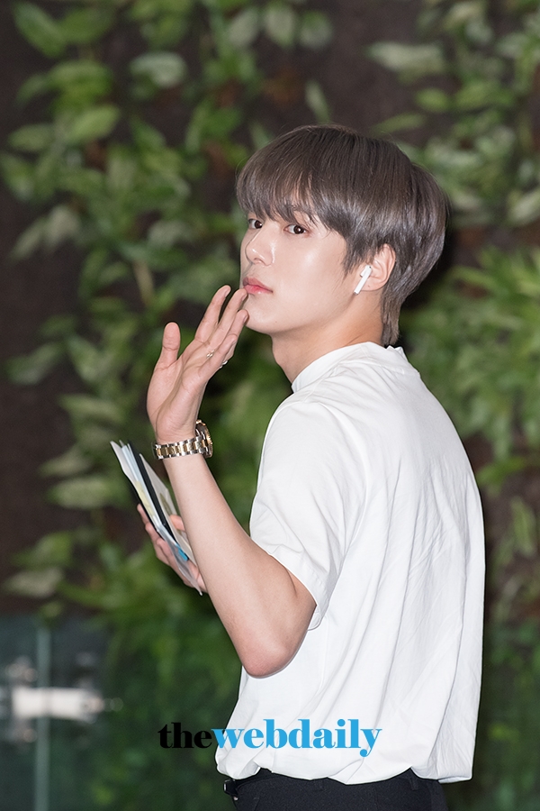 몬스타엑스(MONSTA X) 민혁, 김포국제공항 출국 현장