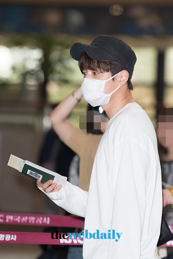 인피니트(INFINITE) 엘, 김포국제공항 출국 현장